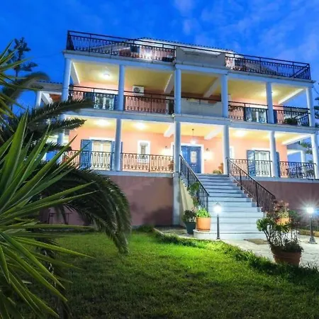 Lightful Attic At Regina 아파트