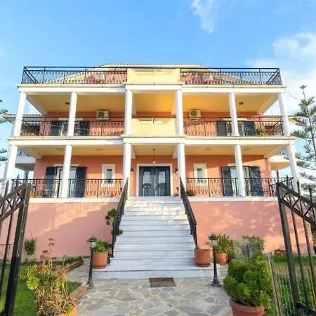 Lightful Attic At Regina アパート *