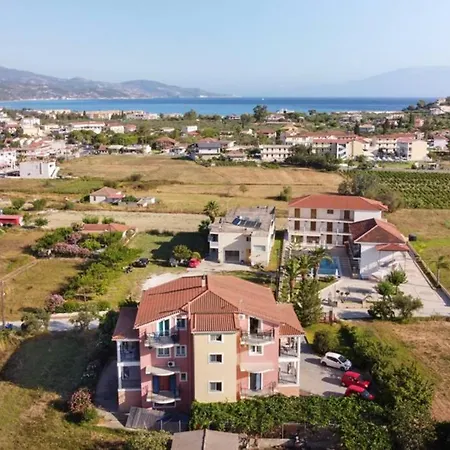 Lightful Attic At Regina アパート アリカナス